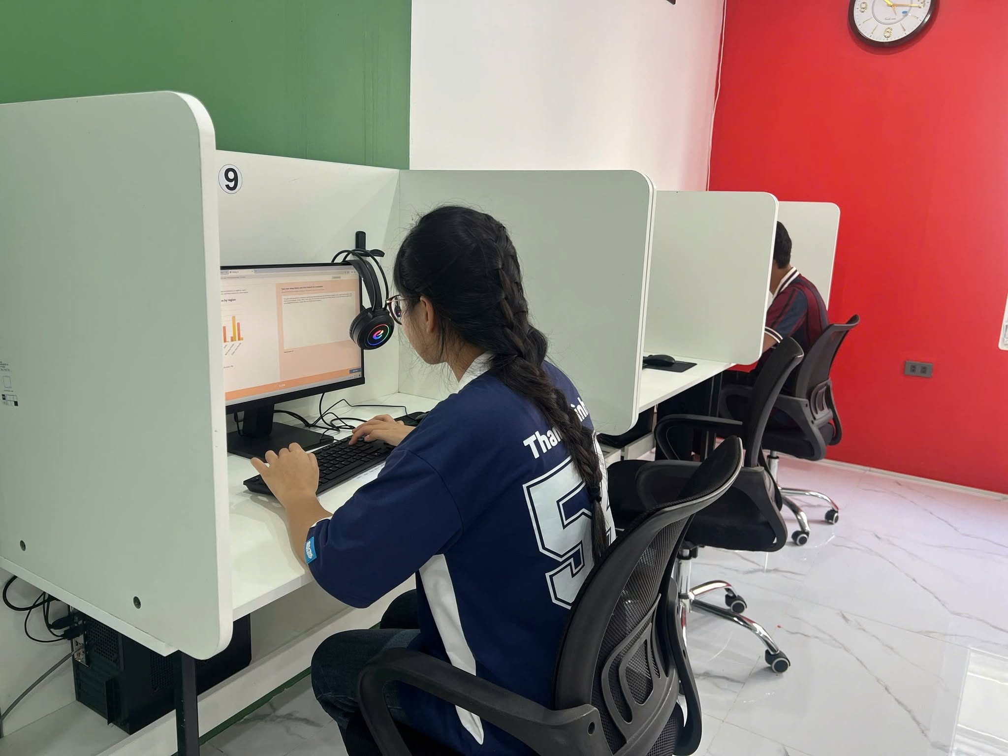 Hình ảnh tại Phòng máy IELTS VicOne Interpro